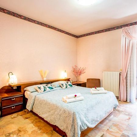 [Nel cuore del Barocco, Splendido Alloggio] Ragusa Esterno foto